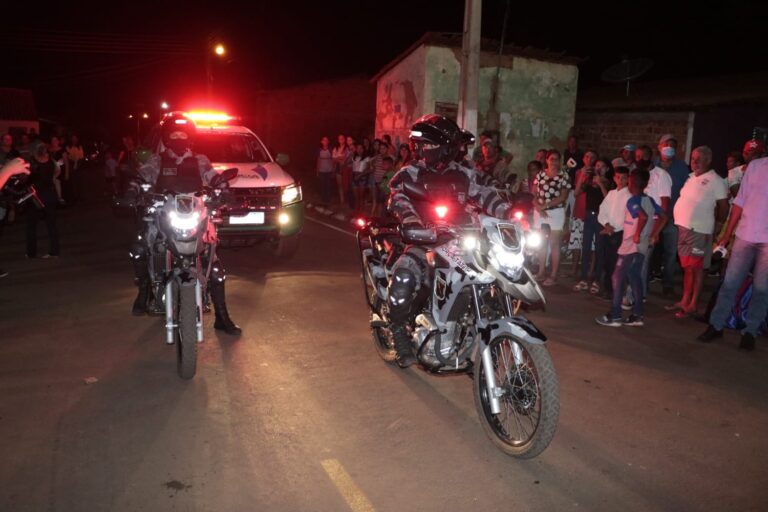 GPM de Lagoa do Sítio e Moto-patrulhamento da Força Tática participam de solenidade cívico militar.