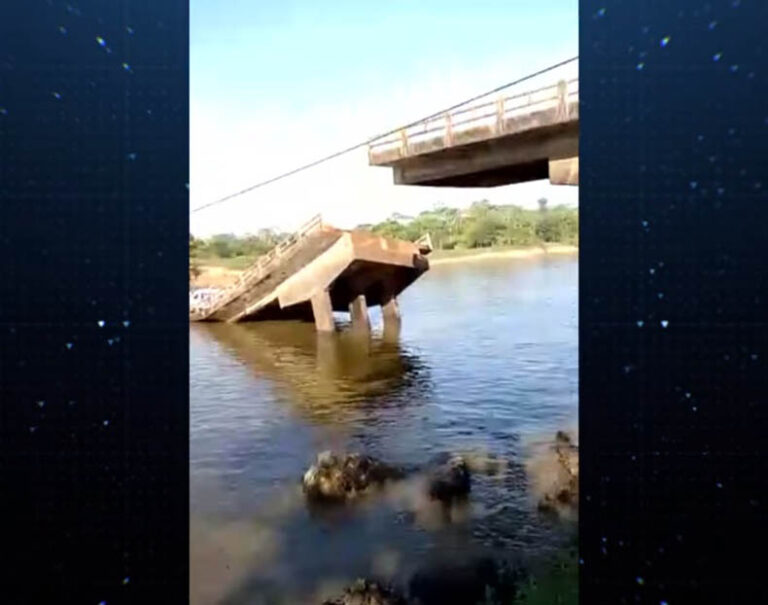 Ponte desaba na BR-319; Até 9 vitimas desaparecidas.