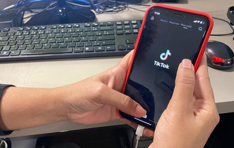 Desafio no TikTok: Adolescente de 13 anos morre após overdose de antialérgicos