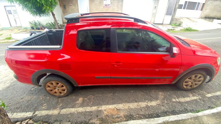 Força Tática apreende veículo roubado em Teresina