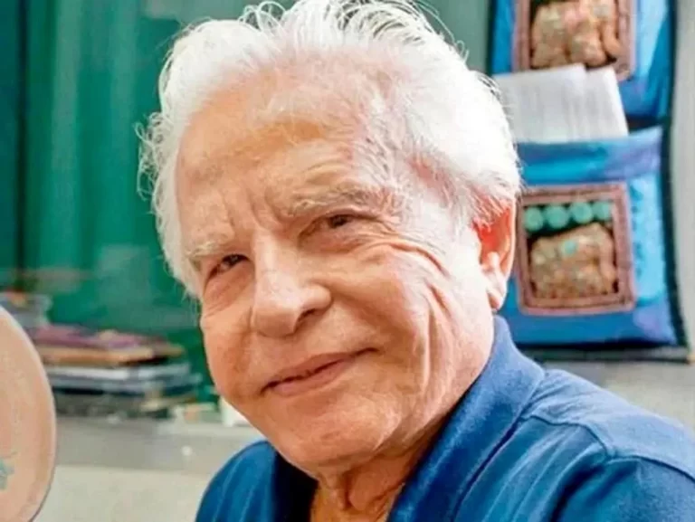 Morre Cid Moreira, ícone do telejornalismo brasileiro, aos 97 anos.