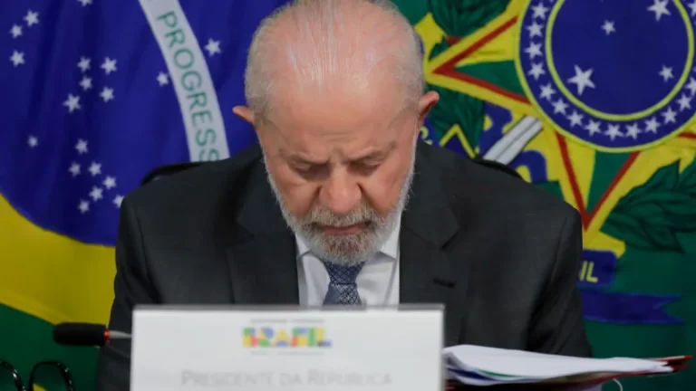 Dívida bruta do Brasil supera R$ 9 trilhões pela 1ª vez na história.