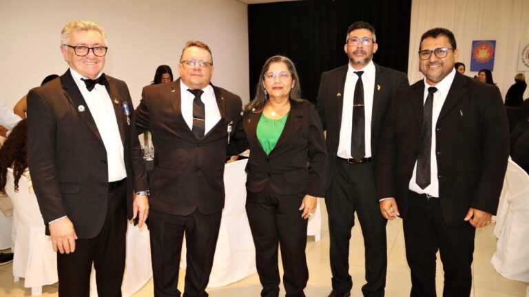 Loja Maçônica Força e Beleza das Nascentes do Rio Sambito prestigia posse de Veneráveis Mestres em Picos-PI
