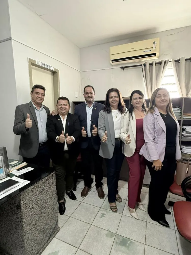 Vereadores de Pimenteiras da base aliada da prefeita Lúcia Lacerda aprovam Lei PCCS do Magistério que retira direitos dos servidores da Educação