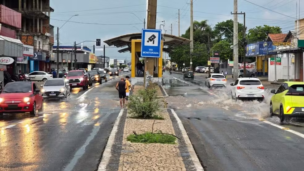 Chuva em Teresina — Foto: Yngridy Vieira/g1