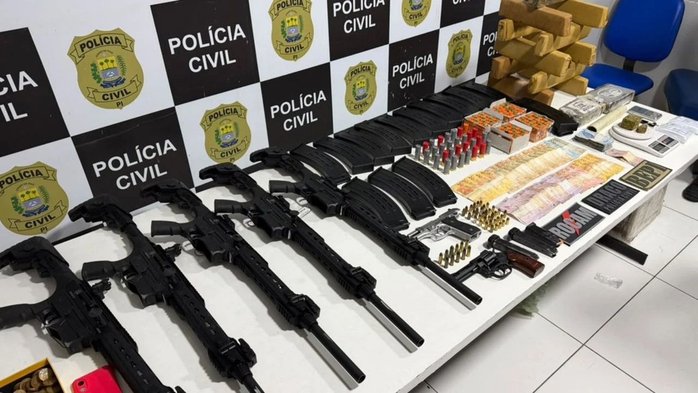 Mulher presa com drogas diz que precisa ver os filhos, PM vai até o local e encontra arsenal em casa no PI — Foto: Reprodução/SSP-PI